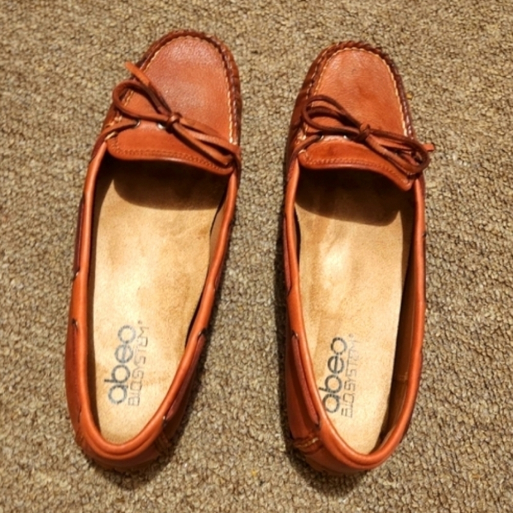 Moccasin With lacing shoes.